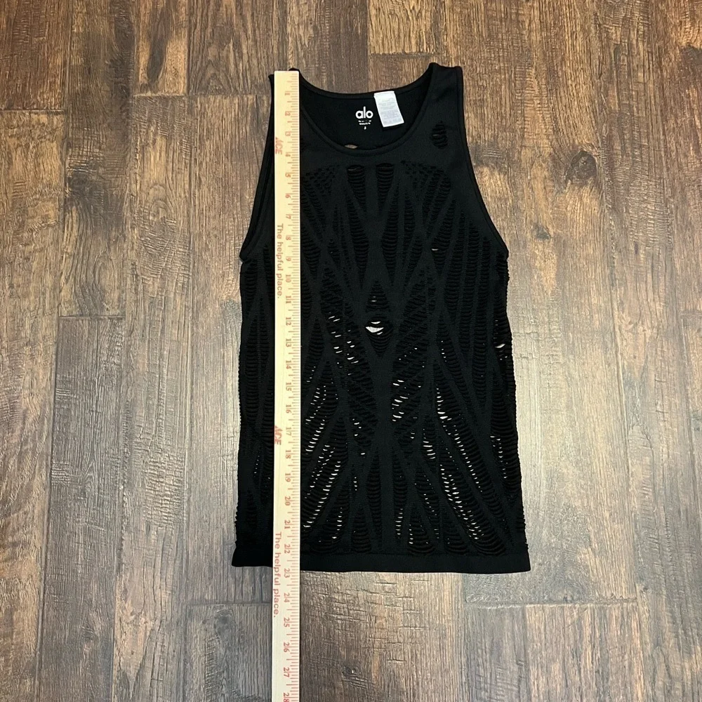 ALO Yoga Vixen Cutout Muscle Tank Top Size Women’s Small Color Black